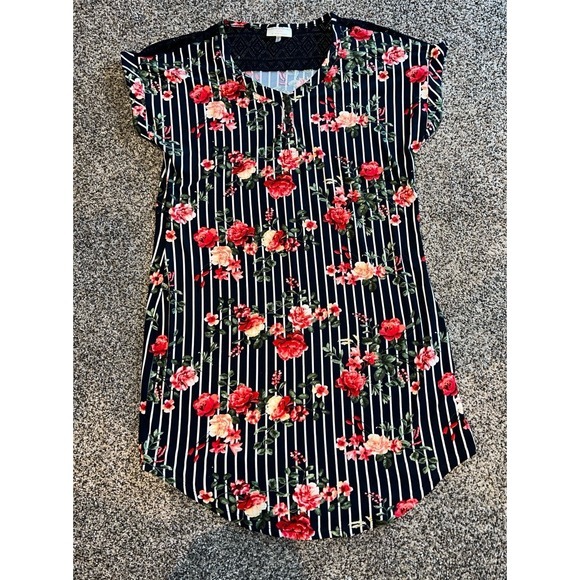 Bobbie Brooks Dresses & Skirts - Bobbie & Brooks Women's‎ Navy Blue/white red roses short sleeve dress size large